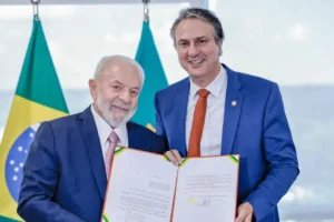 Presidente Lula sanciona lei que proíbe o uso de celulares nas escolas